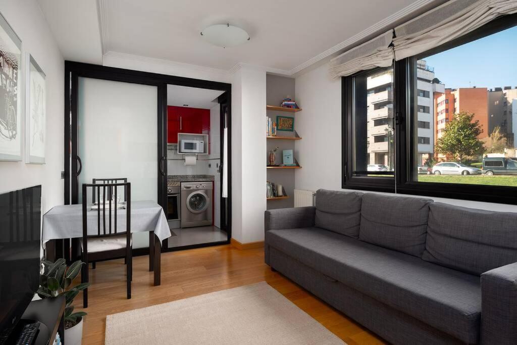 Apartamento Soleado, Aparcamiento Gratuito, A Pie Del Centro Apartment Oviedo Exterior photo